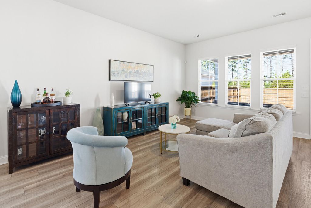 Image 15 of property listing at 68 Arrowwood Way, Summerville, SC 29485