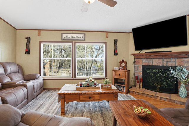 224 Cactus Ridge Court, Springtown, TX 76082