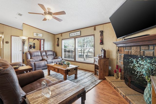 224 Cactus Ridge Court, Springtown, TX 76082