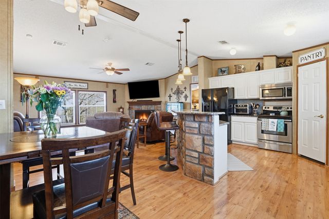 224 Cactus Ridge Court, Springtown, TX 76082