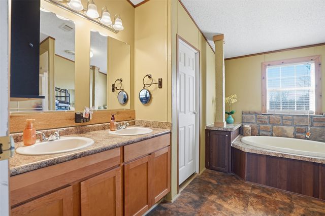 224 Cactus Ridge Court, Springtown, TX 76082