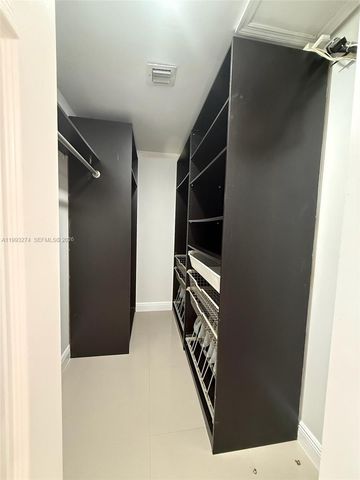 725 NW 135th Ct, Miami, FL 33182