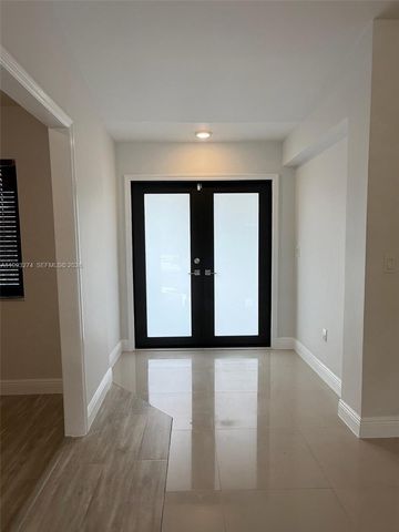 725 NW 135th Ct, Miami, FL 33182