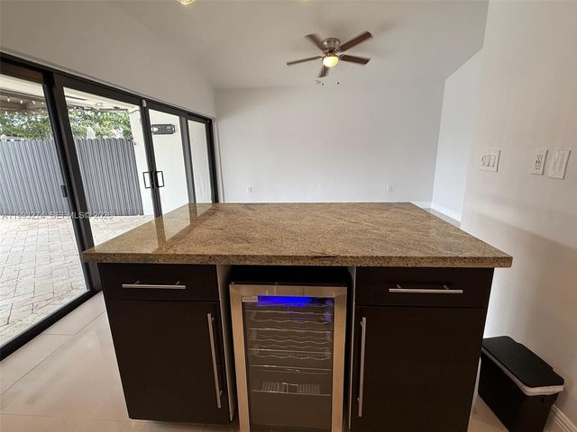 725 NW 135th Ct, Miami, FL 33182