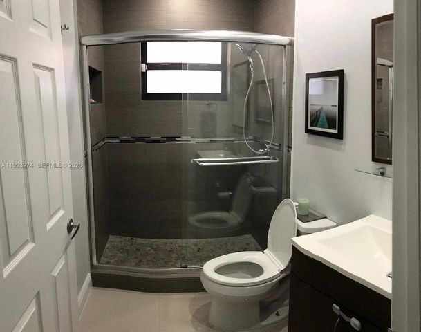 725 NW 135th Ct, Miami, FL 33182