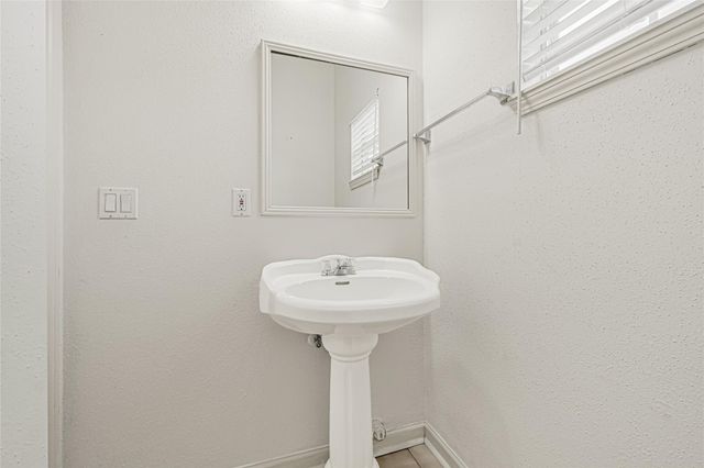 10535 Emnora Lane, Houston, TX 77043