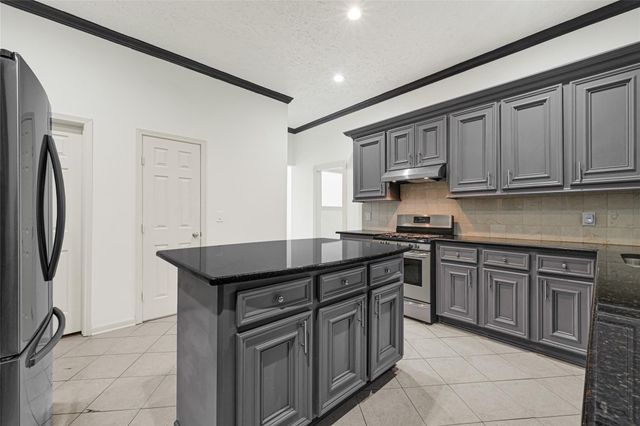 10535 Emnora Lane, Houston, TX 77043