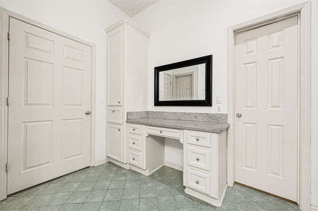 10535 Emnora Lane, Houston, TX 77043