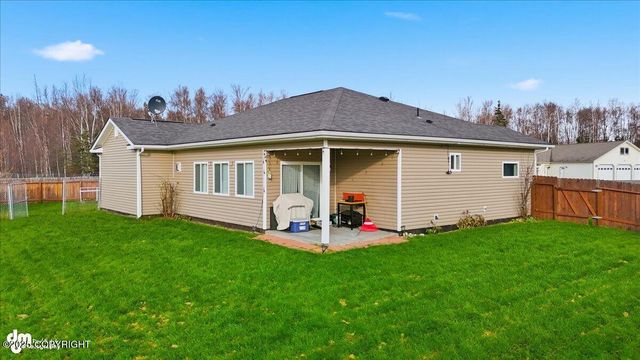 488 W Goldenwood Street, Wasilla, AK 99654