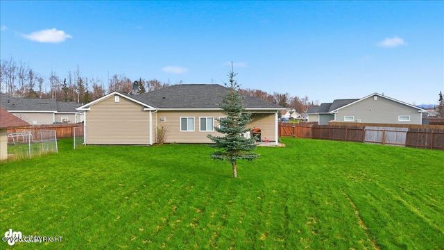 488 W Goldenwood Street, Wasilla, AK 99654