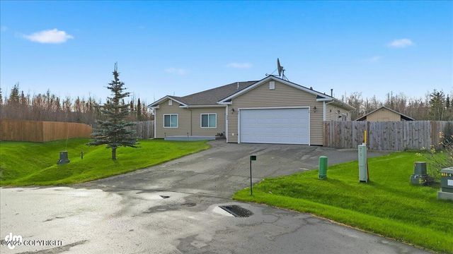 488 W Goldenwood Street, Wasilla, AK 99654