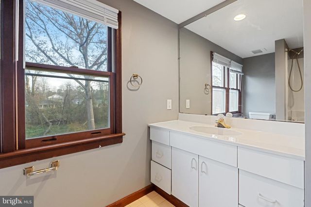 60 PALETHORPE AVE, Clementon, NJ 08021