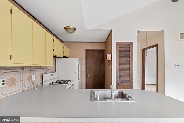 60 PALETHORPE AVE, Clementon, NJ 08021