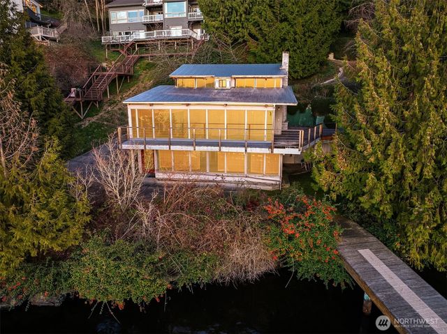 8025 W Mercer Way, Mercer Island, WA 98040