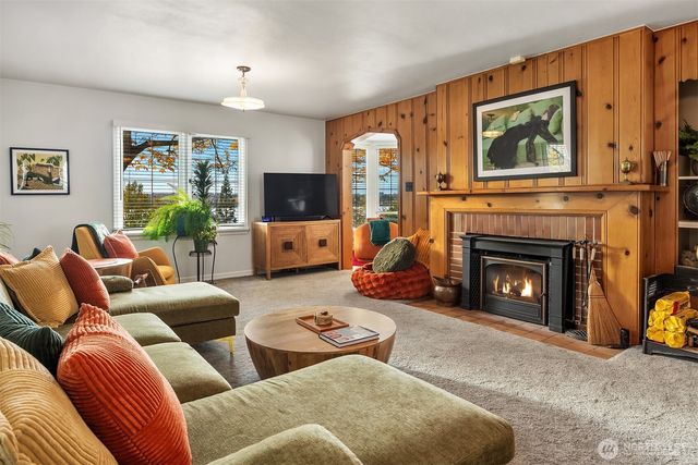 8025 W Mercer Way, Mercer Island, WA 98040