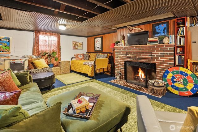 8025 W Mercer Way, Mercer Island, WA 98040