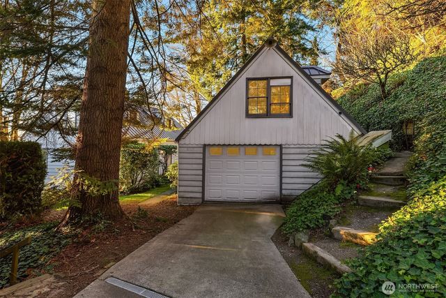 8025 W Mercer Way, Mercer Island, WA 98040