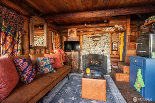 8025 W Mercer Way, Mercer Island, WA 98040