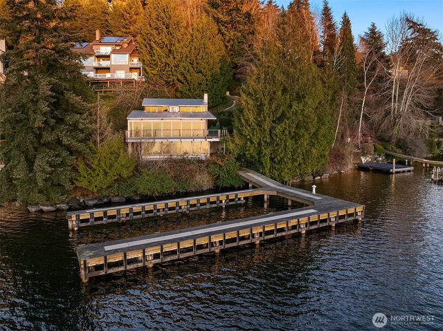 8025 W Mercer Way, Mercer Island, WA 98040