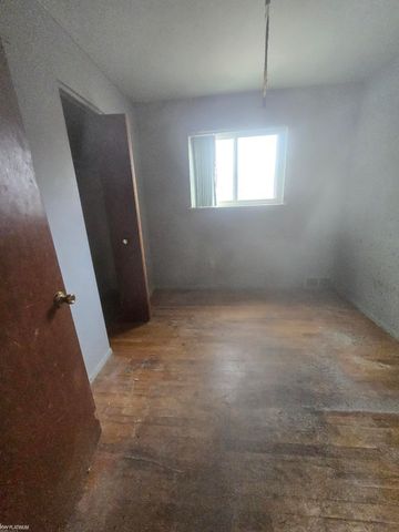 19405 Opal Street, Clinton Twp, MI 48035