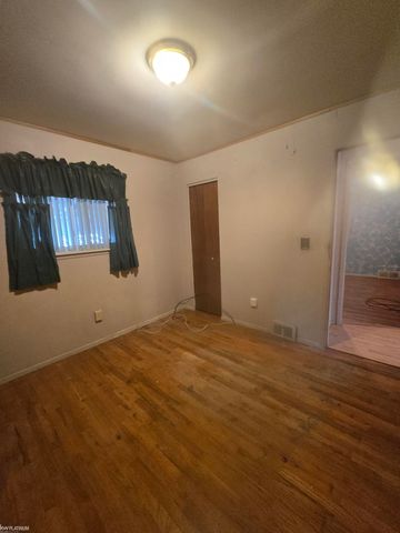 19405 Opal Street, Clinton Twp, MI 48035
