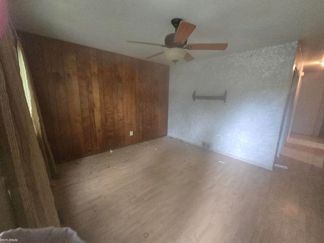 19405 Opal Street, Clinton Twp, MI 48035