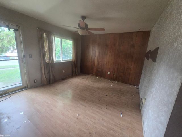 19405 Opal Street, Clinton Twp, MI 48035