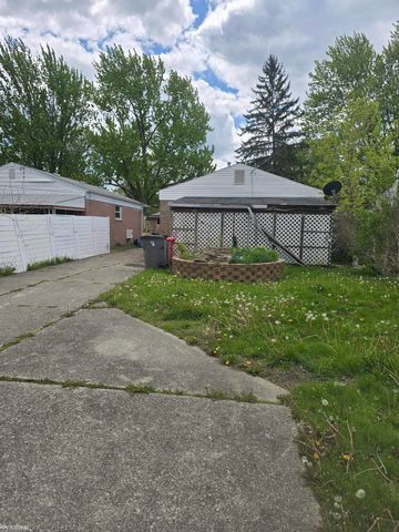 19405 Opal Street, Clinton Twp, MI 48035