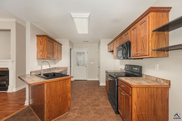 135 pond Drive, Kathleen, GA 31047