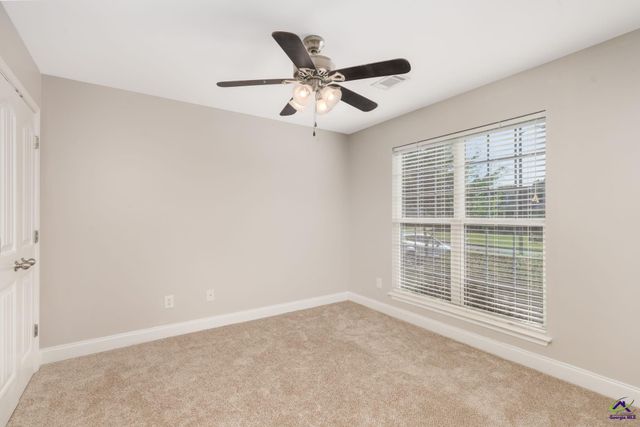 135 pond Drive, Kathleen, GA 31047