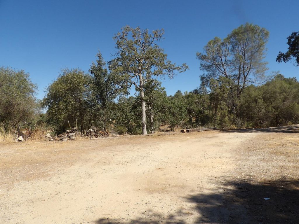 Image 11 of property listing at 35229 Ocb Mine Road, Coarsegold, CA 93614