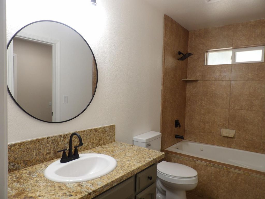 Image 16 of property listing at 35229 Ocb Mine Road, Coarsegold, CA 93614