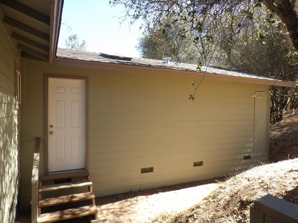 Image 19 of property listing at 35229 Ocb Mine Road, Coarsegold, CA 93614