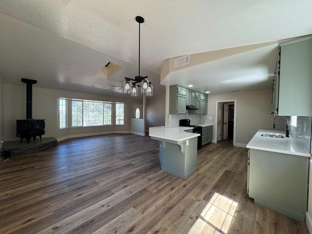 Image 2 of property listing at 35229 Ocb Mine Road, Coarsegold, CA 93614