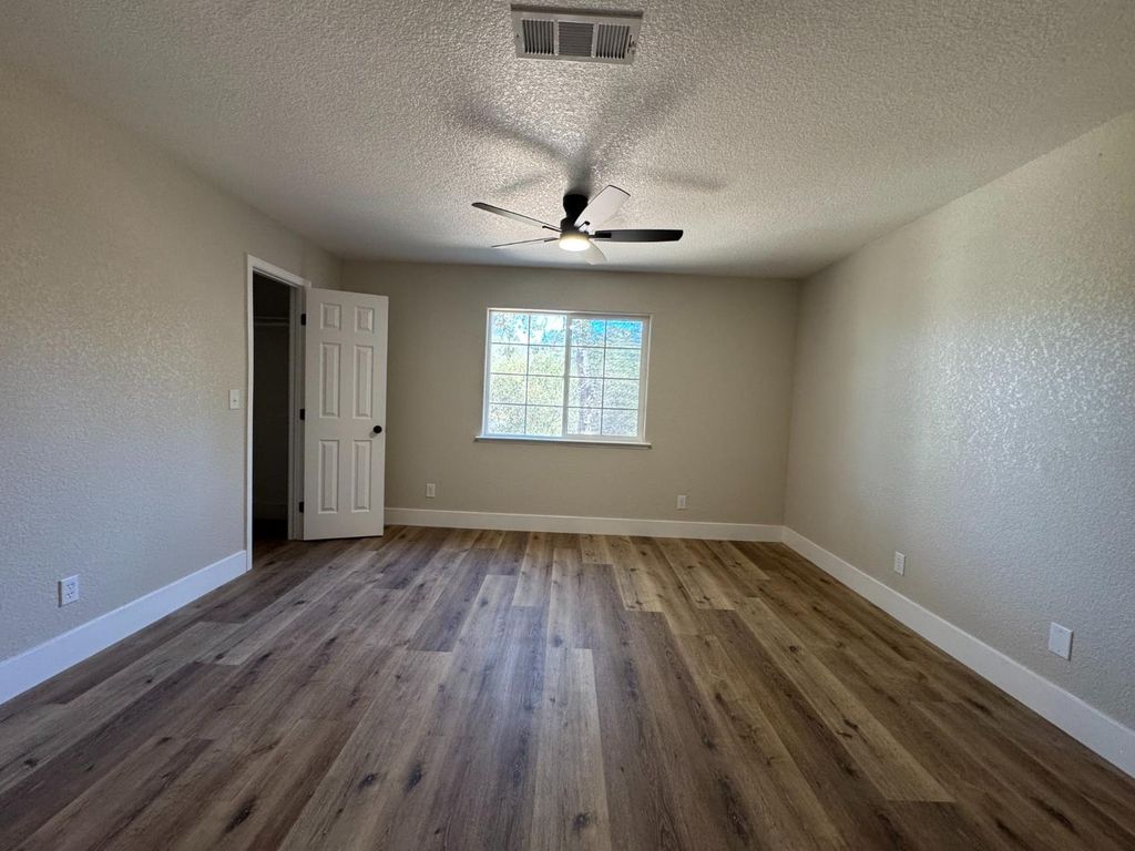 Image 30 of property listing at 35229 Ocb Mine Road, Coarsegold, CA 93614