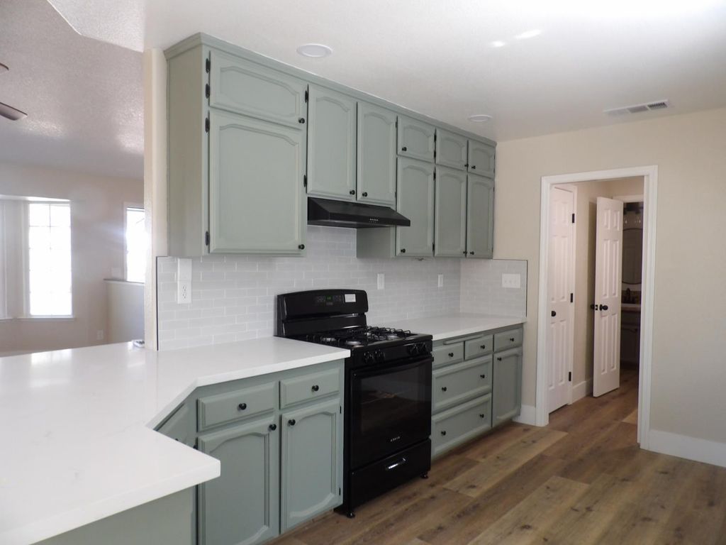 Image 7 of property listing at 35229 Ocb Mine Road, Coarsegold, CA 93614