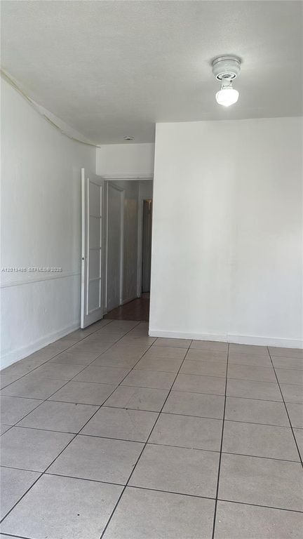725 Opa Locka Blvd B, Opa-locka, FL 33054