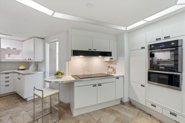 100 Lakeshore Drive 1955, North Palm Beach, FL 33408