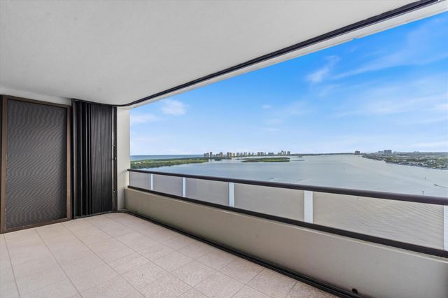 100 Lakeshore Drive 1955, North Palm Beach, FL 33408