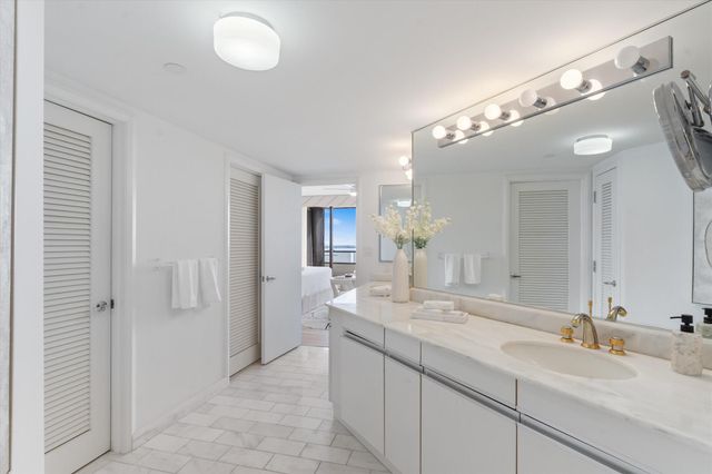 100 Lakeshore Drive 1955, North Palm Beach, FL 33408