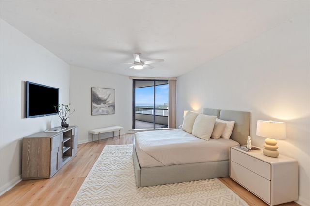 100 Lakeshore Drive 1955, North Palm Beach, FL 33408