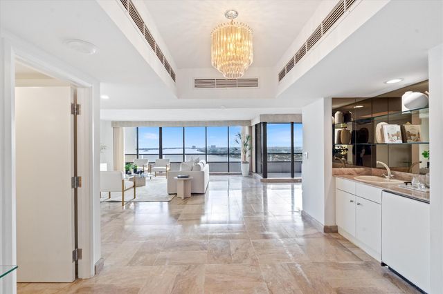 100 Lakeshore Drive 1955, North Palm Beach, FL 33408