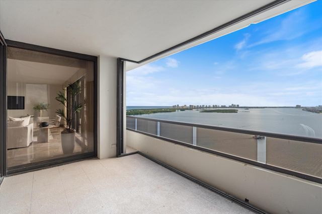 100 Lakeshore Drive 1955, North Palm Beach, FL 33408