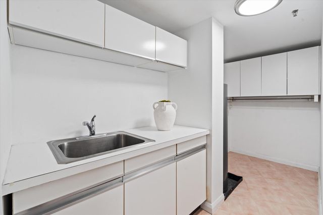 100 Lakeshore Drive 1955, North Palm Beach, FL 33408