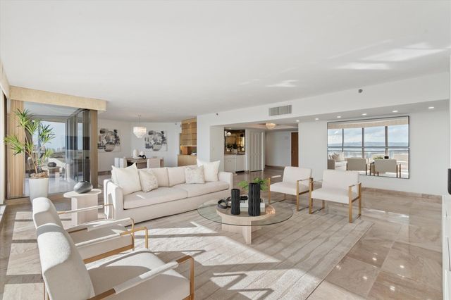 100 Lakeshore Drive 1955, North Palm Beach, FL 33408