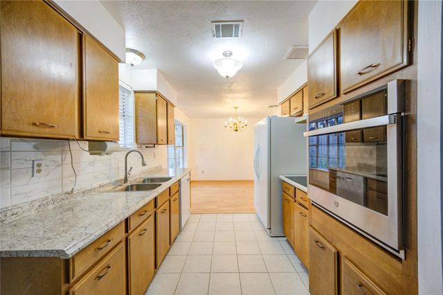 10823 Radford Lane, Houston, TX 77099