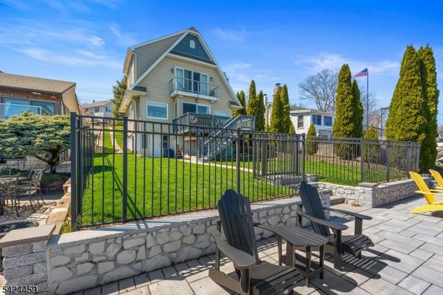 87 N Bertrand Rd, Mount Arlington Boro, NJ 07856