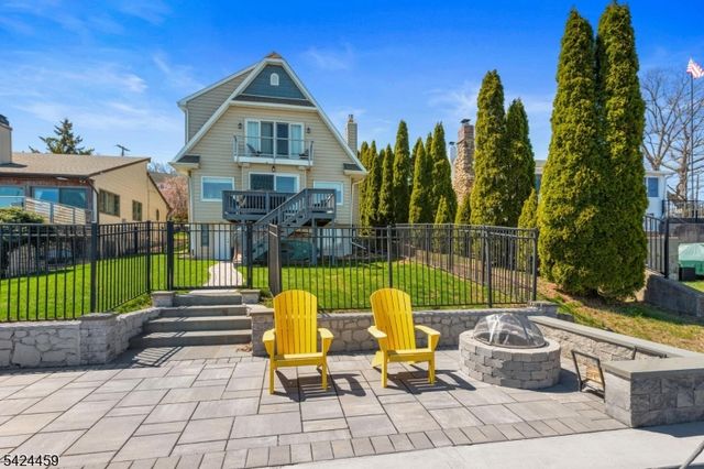 87 N Bertrand Rd, Mount Arlington Boro, NJ 07856