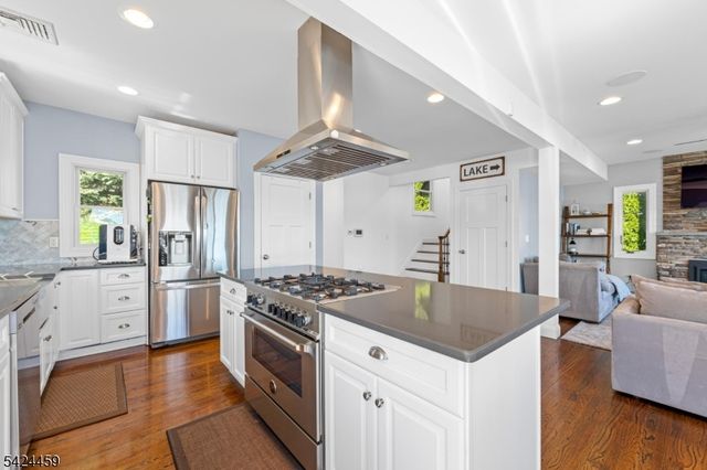 87 N Bertrand Rd, Mount Arlington Boro, NJ 07856