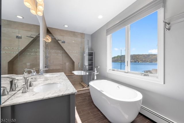 87 N Bertrand Rd, Mount Arlington Boro, NJ 07856